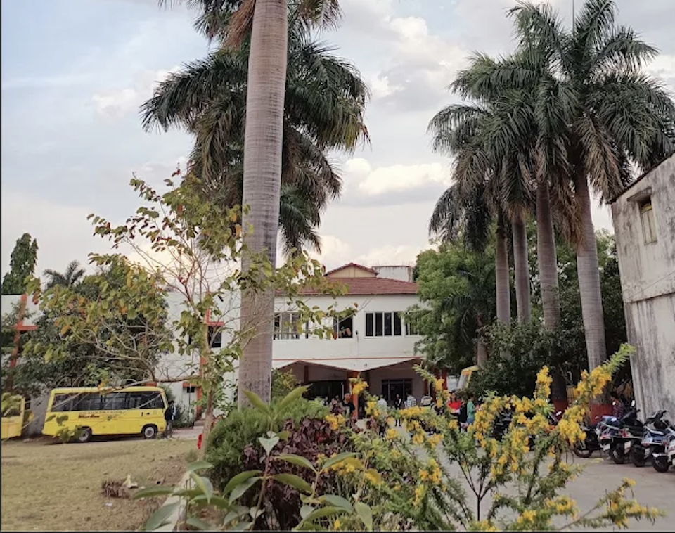 Guru Nanak Public School campus in Indore